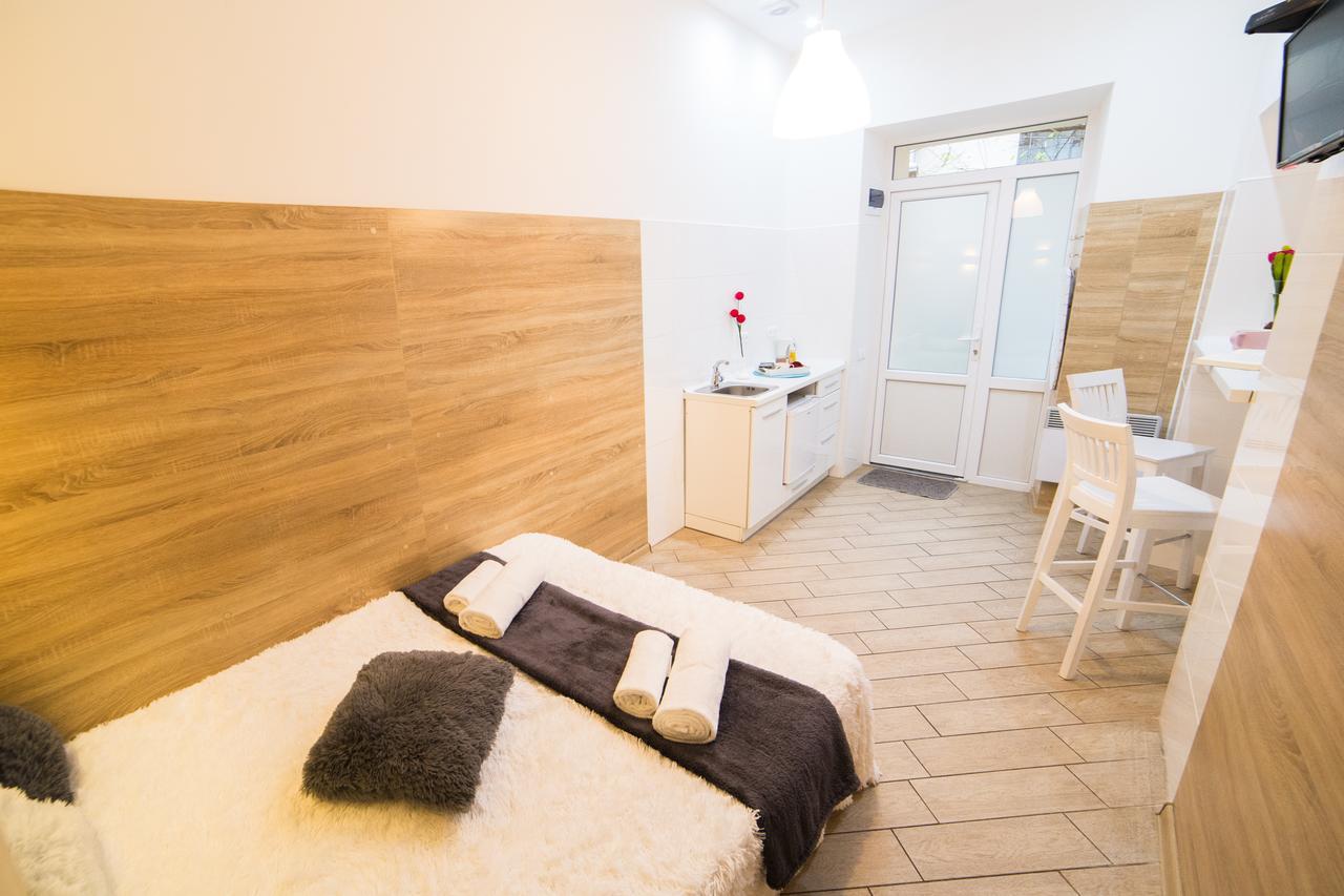 Smart Apartment On Filatova Lviv Eksteriør bilde