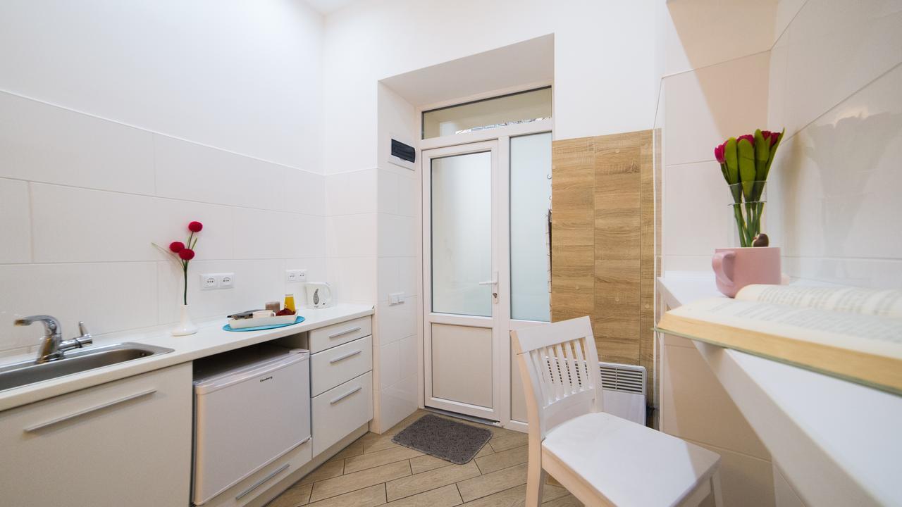 Smart Apartment On Filatova Lviv Eksteriør bilde