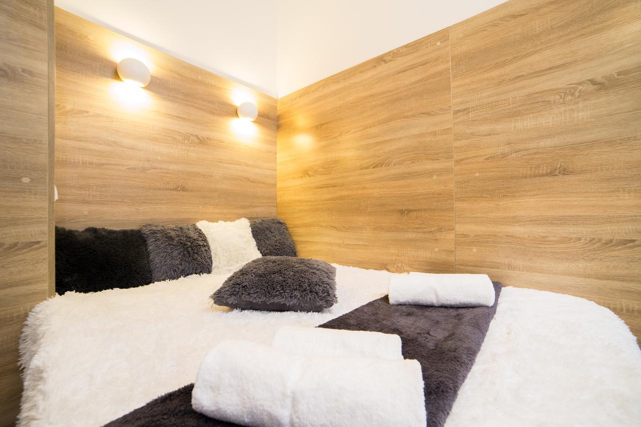 Smart Apartment On Filatova Lviv Eksteriør bilde