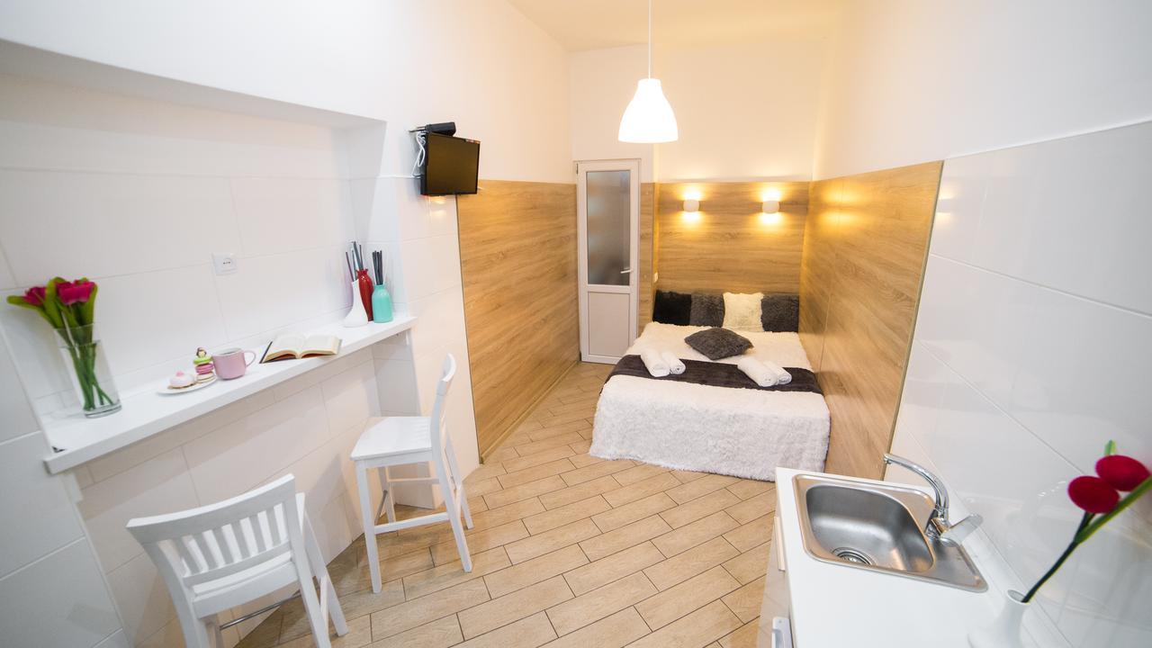 Smart Apartment On Filatova Lviv Eksteriør bilde