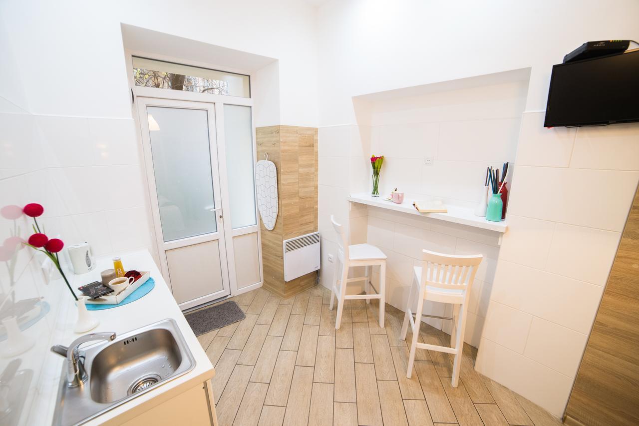 Smart Apartment On Filatova Lviv Eksteriør bilde